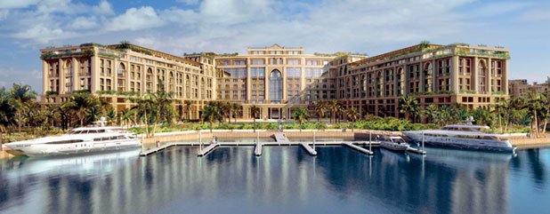 Hűtött stranddal újít a Versace szállodája